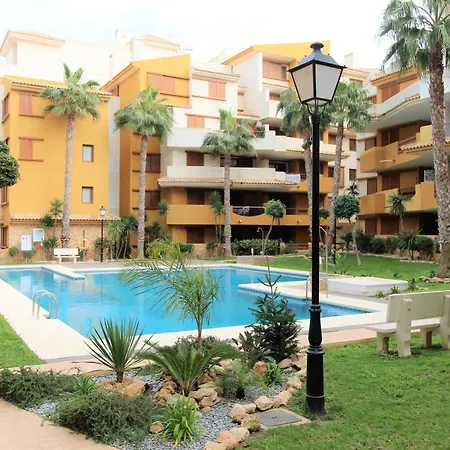 Con Piscina Y Playa Cercana En Torrevieja, Area De Punta Prima Aq-125 Punta Prima (Alicante)